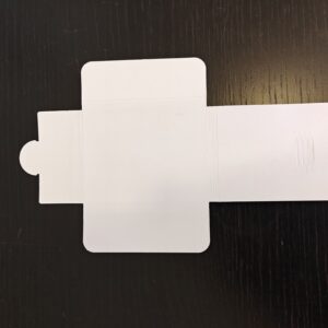 Vikbart skyddsemballage för samlarkort